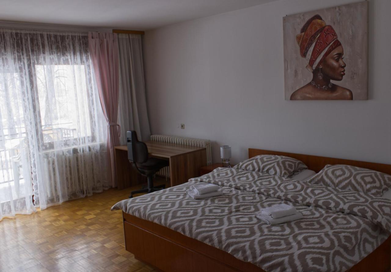 Gacka Idila Apartment โอโทชาส ภายนอก รูปภาพ