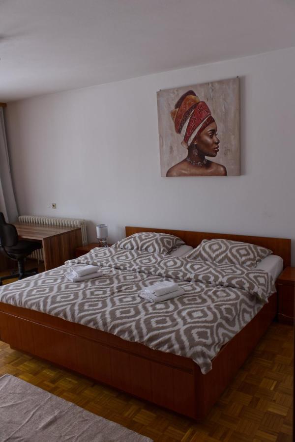 Gacka Idila Apartment โอโทชาส ภายนอก รูปภาพ